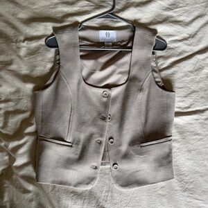 House of Harlow Elegant Beige Vest
